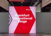 Die Buchmesse hat ihren Vertrag verlängert und bleibt in Frankfurt bis 2028. Foto: Frankfurter Buchmesse, Zino Peterek