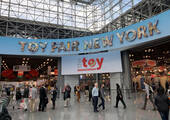 Der Auftakt des World of Toys Pavilion auf der Toy Fair New York war für Besucher:innen und Aussteller:innen ein Erfolg. (Bild: Spielwarenmesse eG)