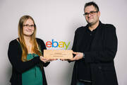 In der Kategorie Soziales Unternehmen wurde Benjamin Cremer für seinen eBay Shop knacki_net ausgezeichnet. Bild: ebay