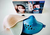 Die „HI“ von Koziol als nachhaltige und stilvolle Alternative zu handelsüblichen Einwegmasken (Bild: Koziol)