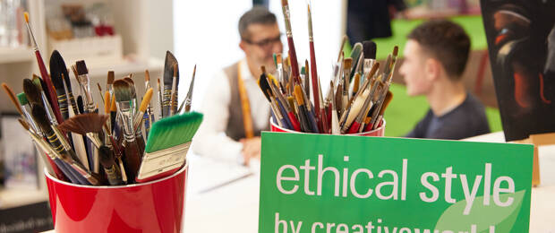 Der Hinweis Ethical Style wies den Besucher:innen der Creativeworld den Weg zu Herstellern nachhaltiger Produkte. Foto: Messe Frankfurt, Jean-Luc Valentin