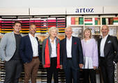 Von links: Roberto Caligiuri, Head of Sales, Domenic Meier, CEO, Doris Kufferath und Hans-Albert Kufferath sowie Etelka Meili, Head of Products, und Marc Tundo, CFO von Artoz. (Bild: Artoz)