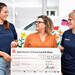 Schneider Schreibgeräte GmbH übergibt Spende an das Kinder- und Jugendhospiz "Sternschnuppe". (Bild: Schneider Schreibgeräte GmbH)